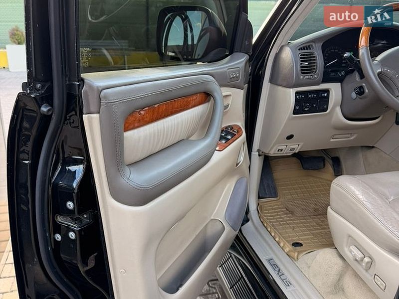 Фото Lexus LX з оголошення AUTO.RIA