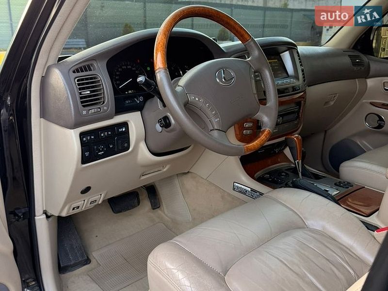 Фото Lexus LX з оголошення AUTO.RIA