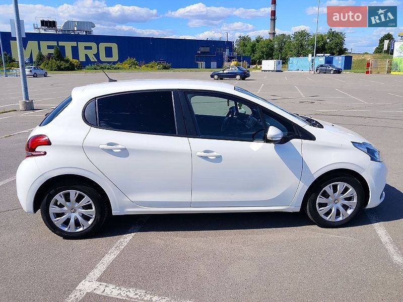Фото Peugeot 208 з оголошення AUTO.RIA