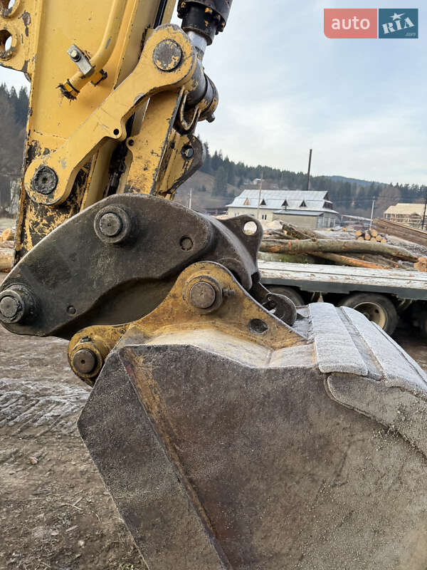 Фото JCB 220 з оголошення AUTO.RIA