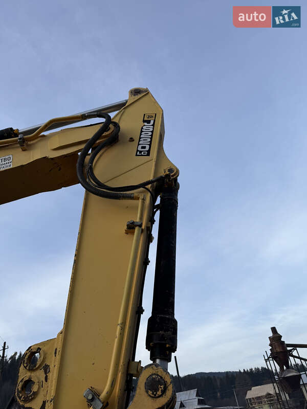 Фото JCB 220 з оголошення AUTO.RIA