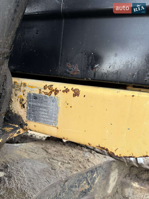 Фото JCB 220 з оголошення AUTO.RIA