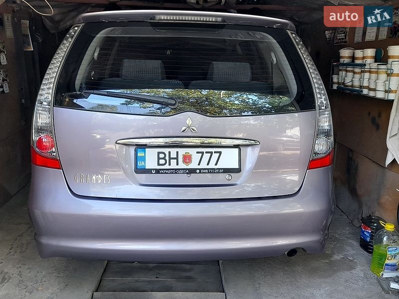 Фото Mitsubishi Grandis з оголошення AUTO.RIA