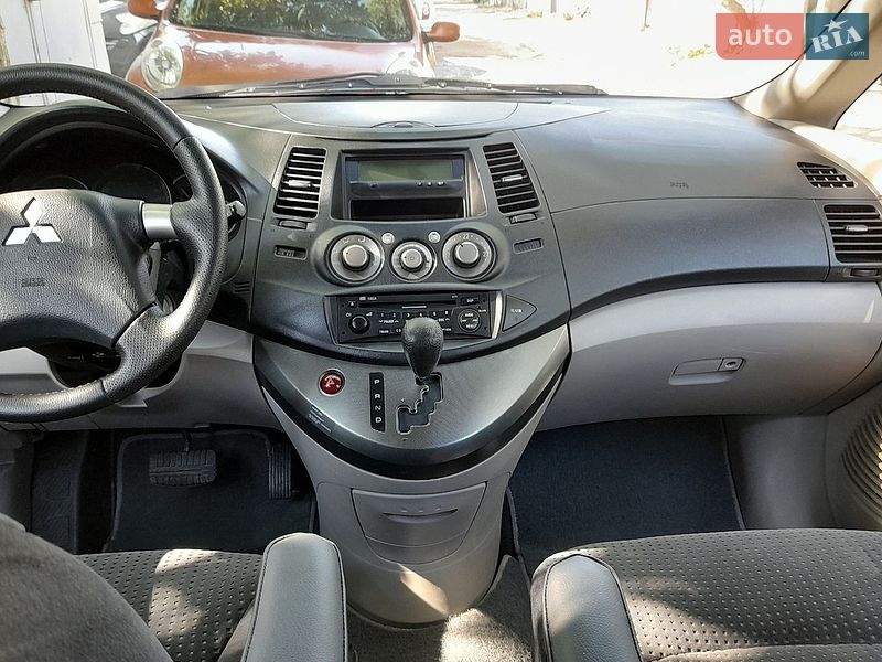 Фото Mitsubishi Grandis з оголошення AUTO.RIA