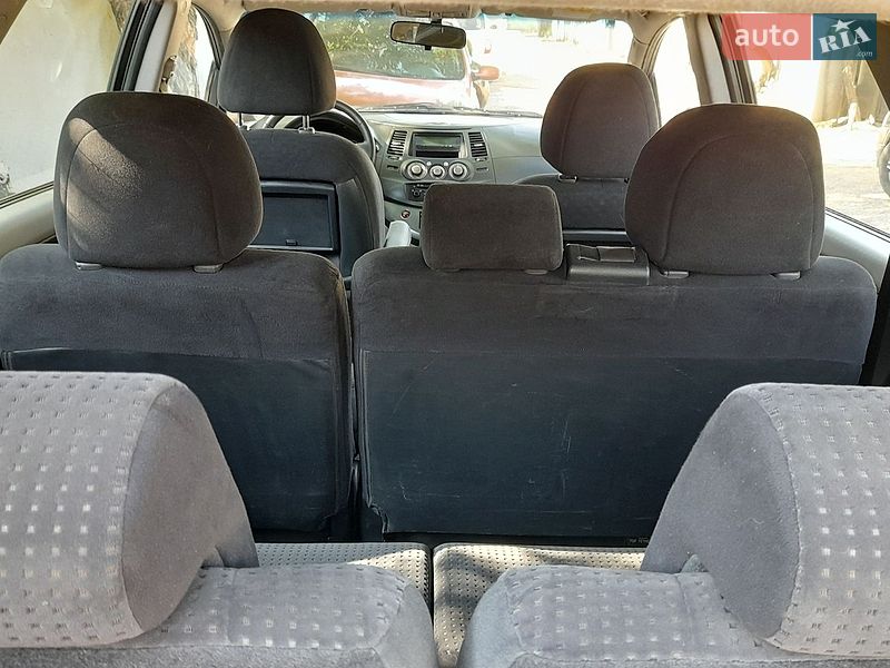 Фото Mitsubishi Grandis з оголошення AUTO.RIA