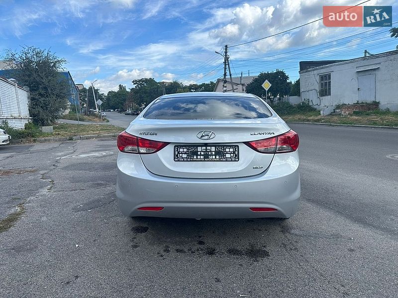 Фото Hyundai Elantra з оголошення AUTO.RIA