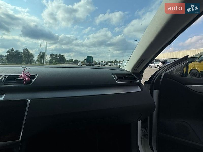 Фото Volkswagen CC / Passat CC з оголошення AUTO.RIA
