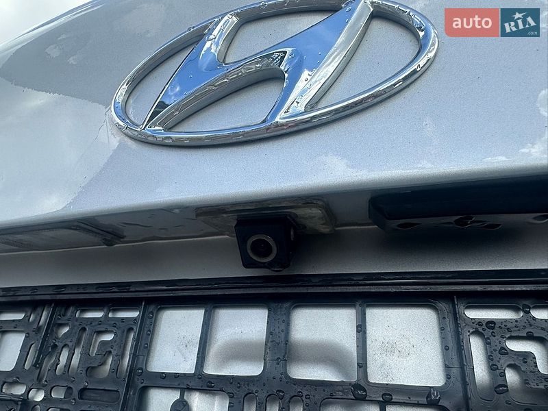 Фото Hyundai Elantra з оголошення AUTO.RIA