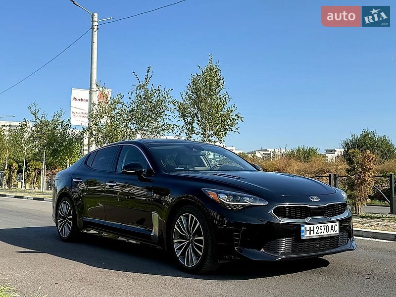 Фото Kia Stinger з оголошення AUTO.RIA