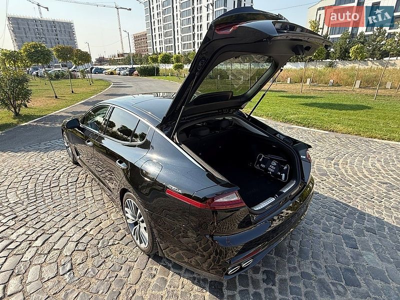 Фото Kia Stinger з оголошення AUTO.RIA