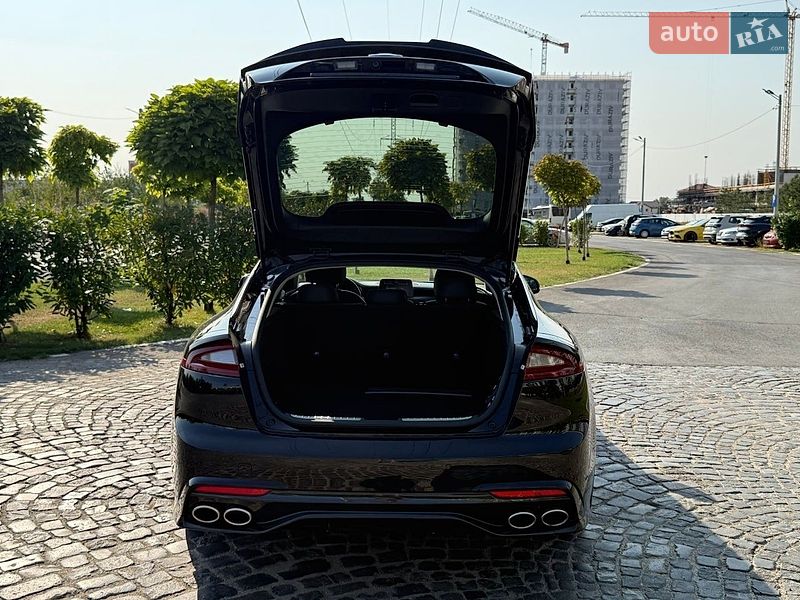 Фото Kia Stinger з оголошення AUTO.RIA