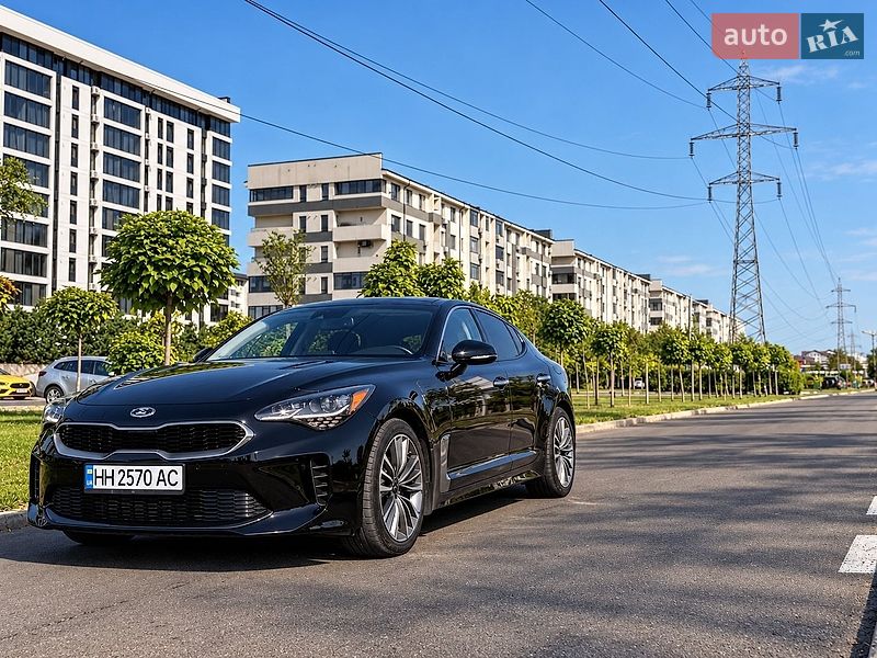 Фото Kia Stinger з оголошення AUTO.RIA