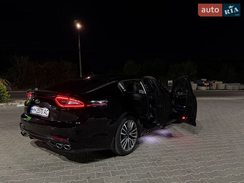 Фото Kia Stinger з оголошення AUTO.RIA