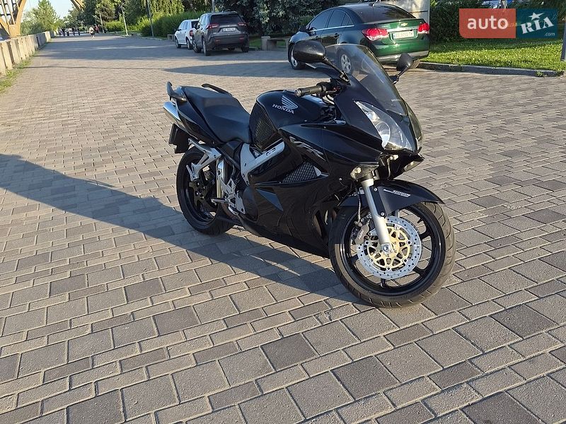 Фото Honda VFR 800 VTEC з оголошення AUTO.RIA