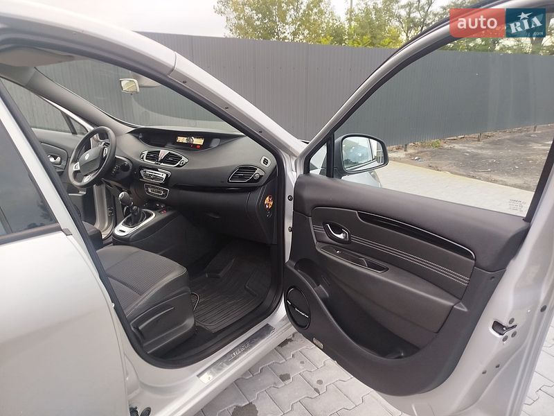 Фото Renault Scenic з оголошення AUTO.RIA