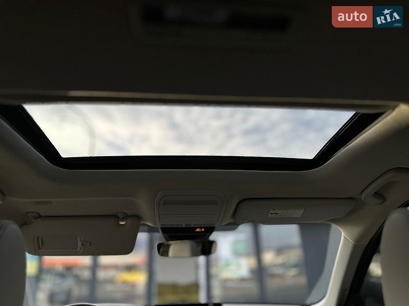 Фото Mazda CX-90 з оголошення AUTO.RIA
