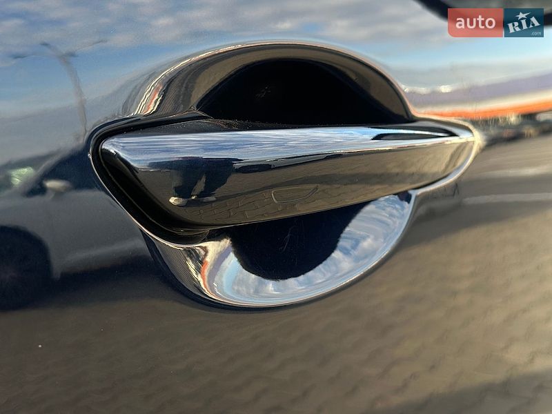 Фото Mazda CX-90 з оголошення AUTO.RIA