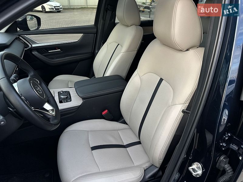 Фото Mazda CX-90 з оголошення AUTO.RIA