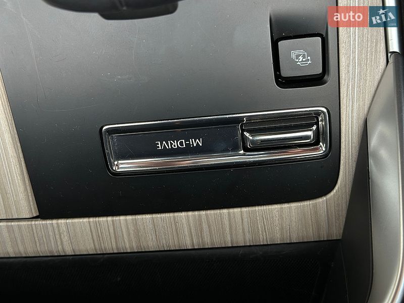 Фото Mazda CX-90 з оголошення AUTO.RIA