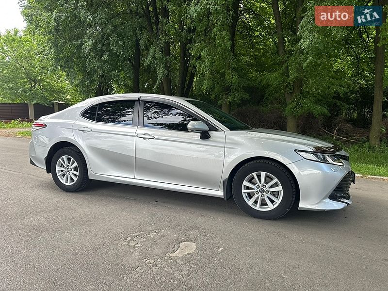 Фото Toyota Camry з оголошення AUTO.RIA