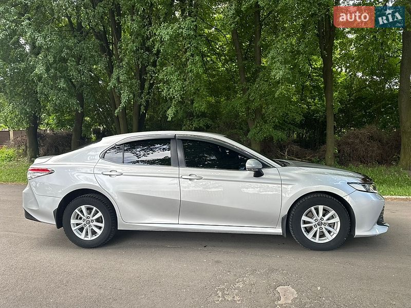 Фото Toyota Camry з оголошення AUTO.RIA