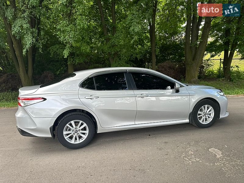 Фото Toyota Camry з оголошення AUTO.RIA