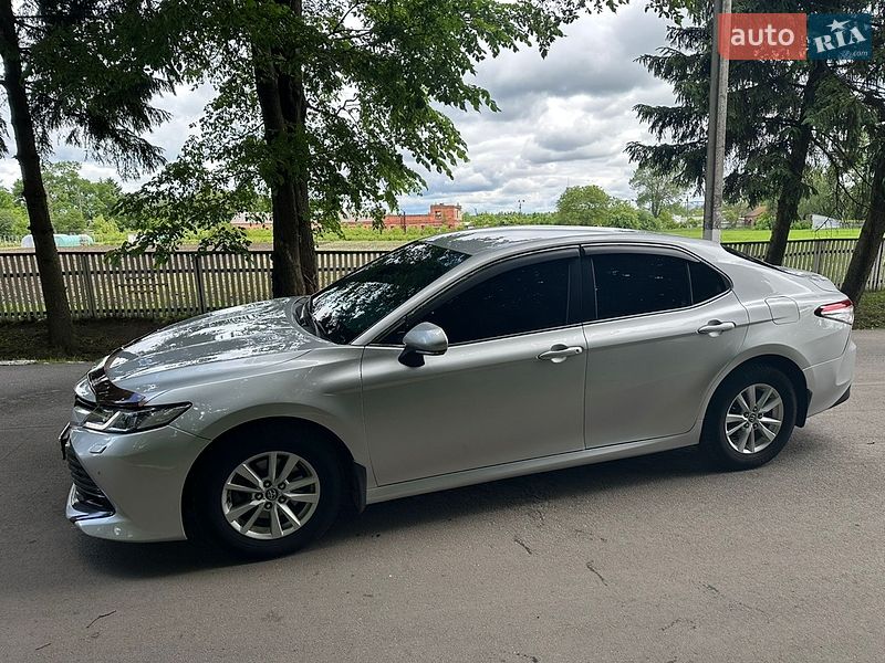 Фото Toyota Camry з оголошення AUTO.RIA