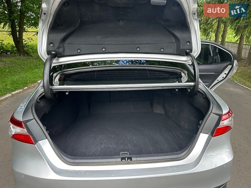 Фото Toyota Camry з оголошення AUTO.RIA