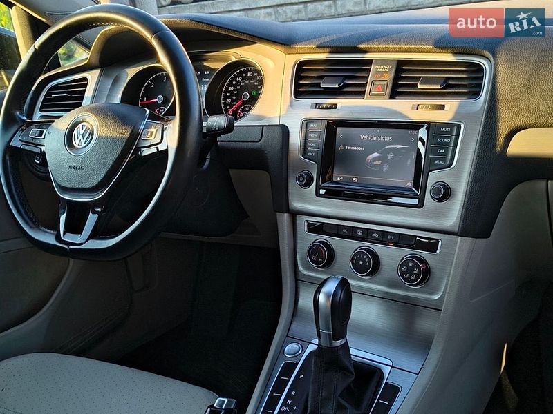 Фото Volkswagen Golf з оголошення AUTO.RIA