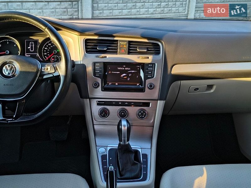 Фото Volkswagen Golf з оголошення AUTO.RIA
