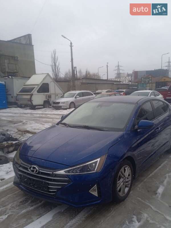 Фото Hyundai Elantra з оголошення AUTO.RIA