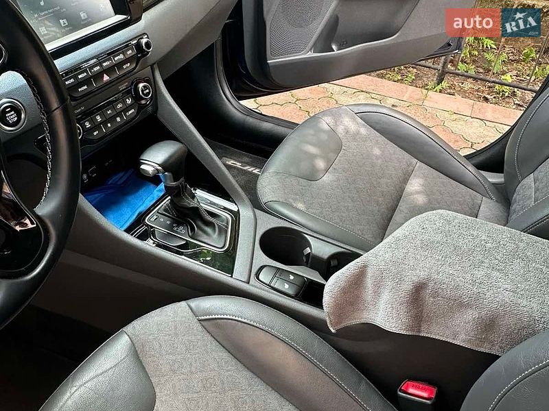 Фото Kia Niro з оголошення AUTO.RIA