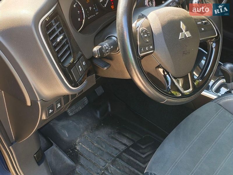 Фото Mitsubishi Outlander з оголошення AUTO.RIA