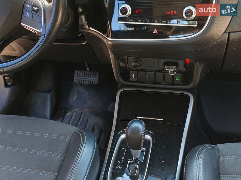 Фото Mitsubishi Outlander з оголошення AUTO.RIA