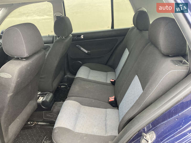Фото Volkswagen Golf з оголошення AUTO.RIA