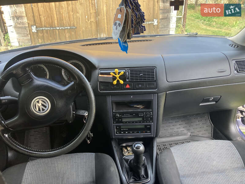 Фото Volkswagen Golf з оголошення AUTO.RIA