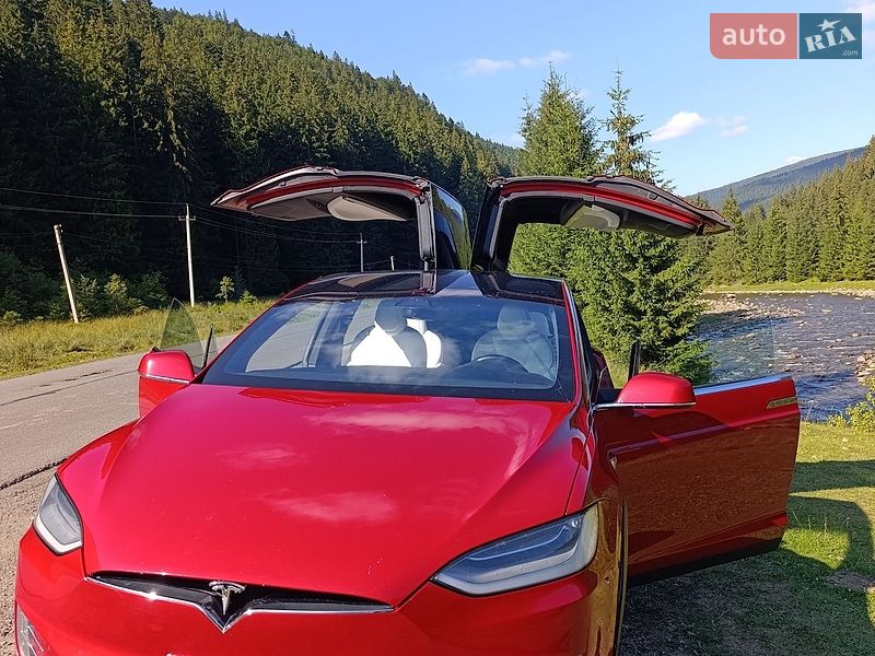 Фото Tesla Model X з оголошення AUTO.RIA