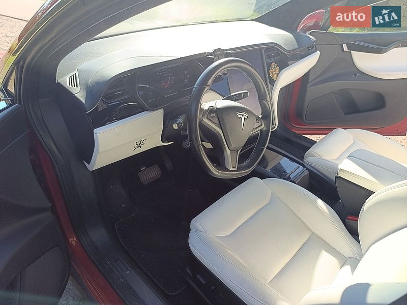 Фото Tesla Model X з оголошення AUTO.RIA