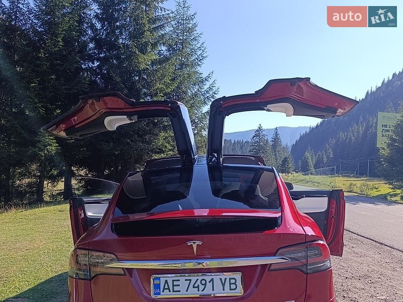 Фото Tesla Model X з оголошення AUTO.RIA