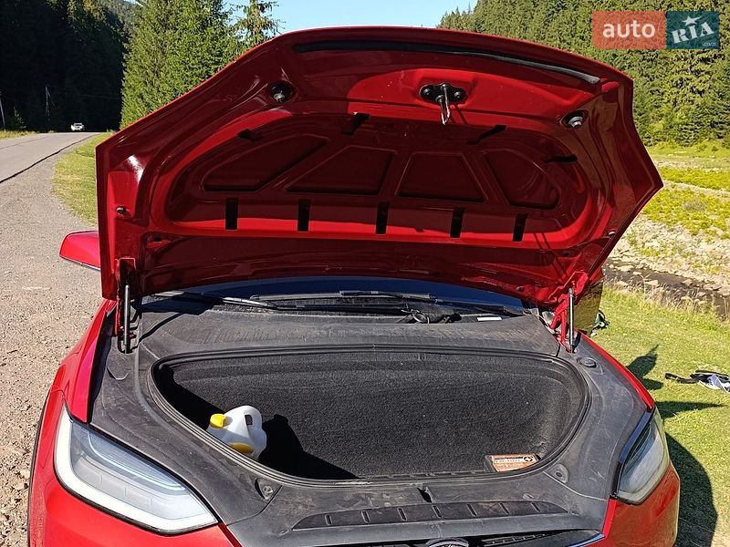 Фото Tesla Model X з оголошення AUTO.RIA