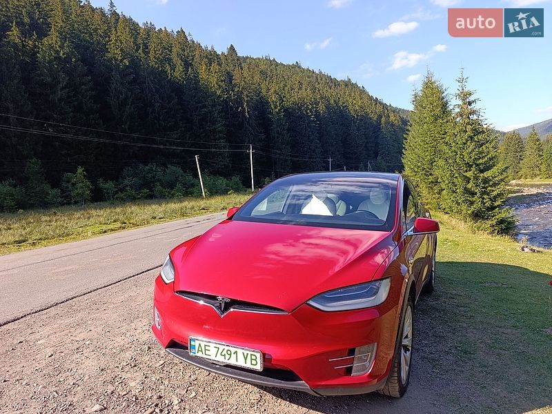 Фото Tesla Model X з оголошення AUTO.RIA