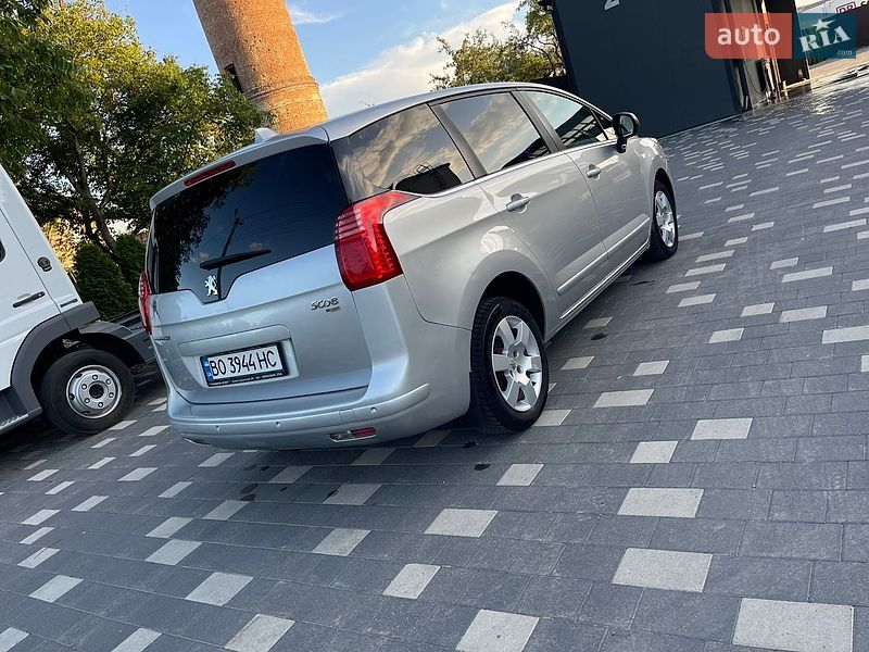 Фото Peugeot 5008 з оголошення AUTO.RIA