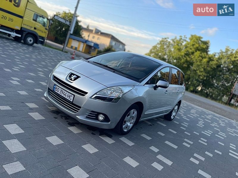 Фото Peugeot 5008 з оголошення AUTO.RIA