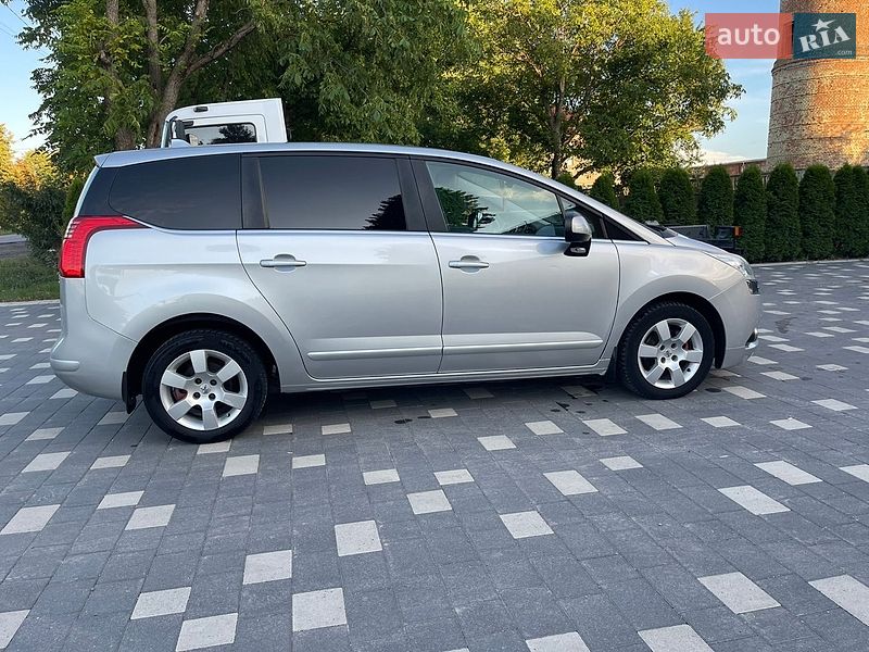Фото Peugeot 5008 з оголошення AUTO.RIA