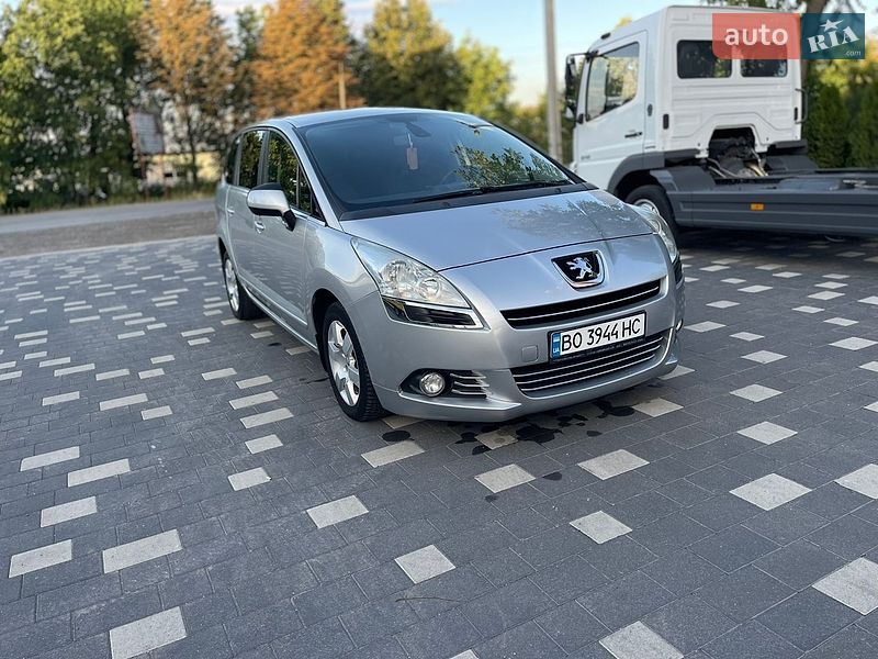 Фото Peugeot 5008 з оголошення AUTO.RIA