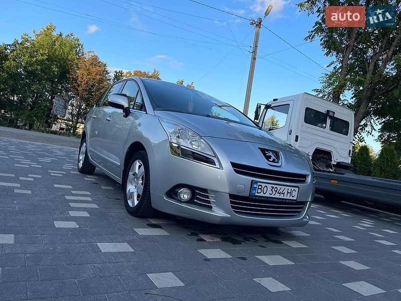 Фото Peugeot 5008 з оголошення AUTO.RIA