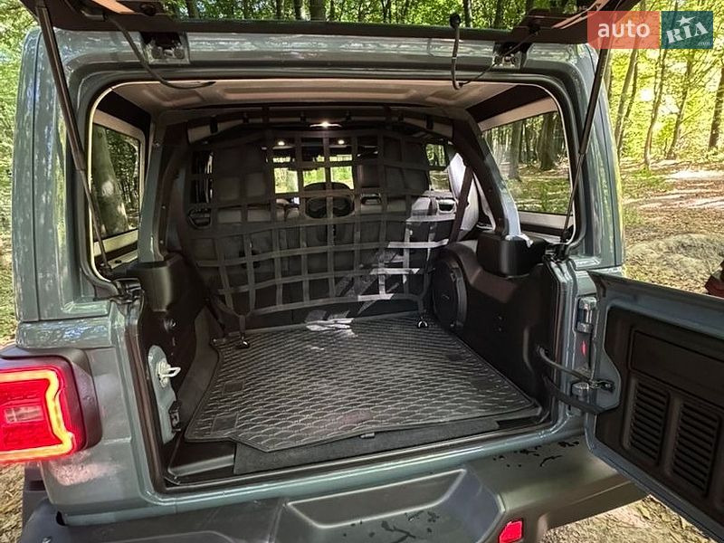 Фото Jeep Wrangler з оголошення AUTO.RIA