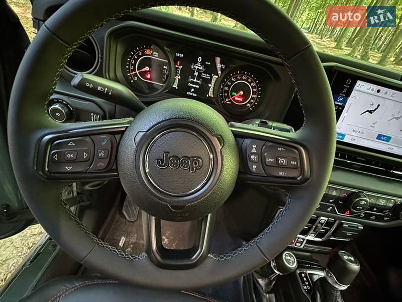 Фото Jeep Wrangler з оголошення AUTO.RIA