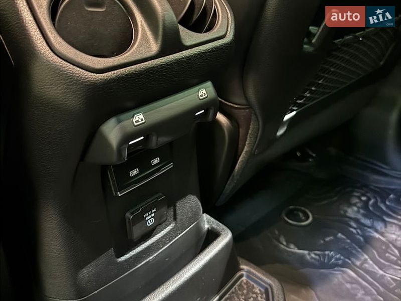 Фото Jeep Wrangler з оголошення AUTO.RIA
