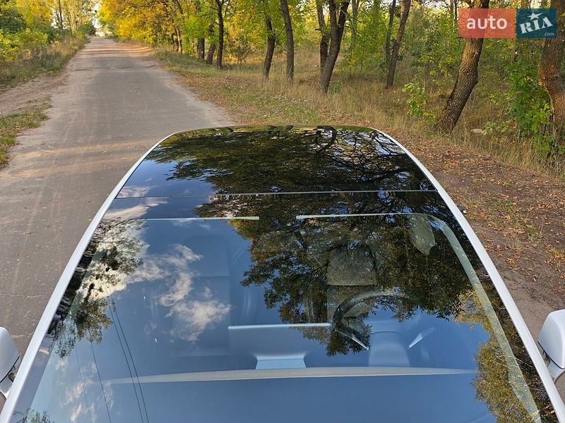 Фото Tesla Model 3 з оголошення AUTO.RIA